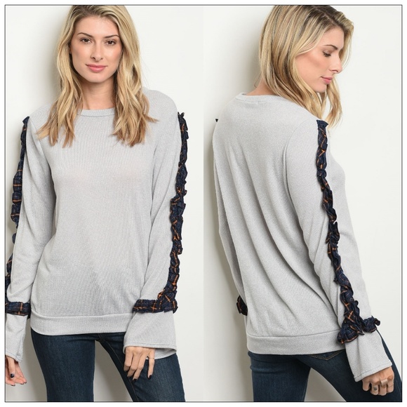 Style Rack Tops - 💜Gray Sweater w Embellished Bell Sleeves